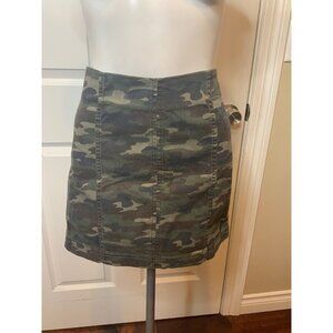 Free People Green Camo Mini Skirt, Size 6, NWT! $60,  Size 6